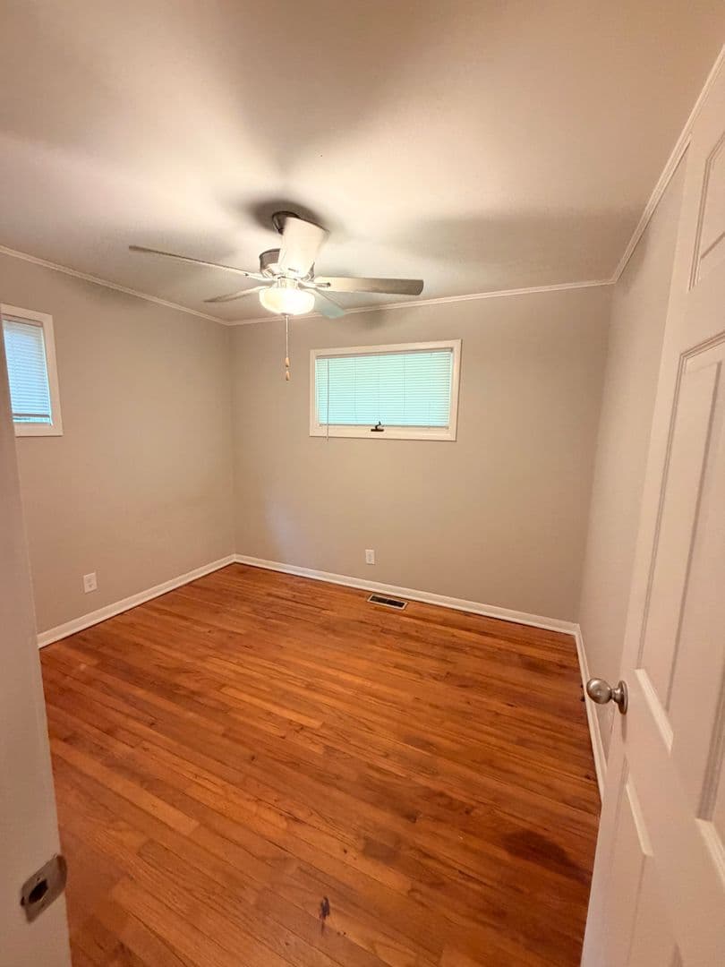 Auburn House: 1571 Saugahatchee Rd