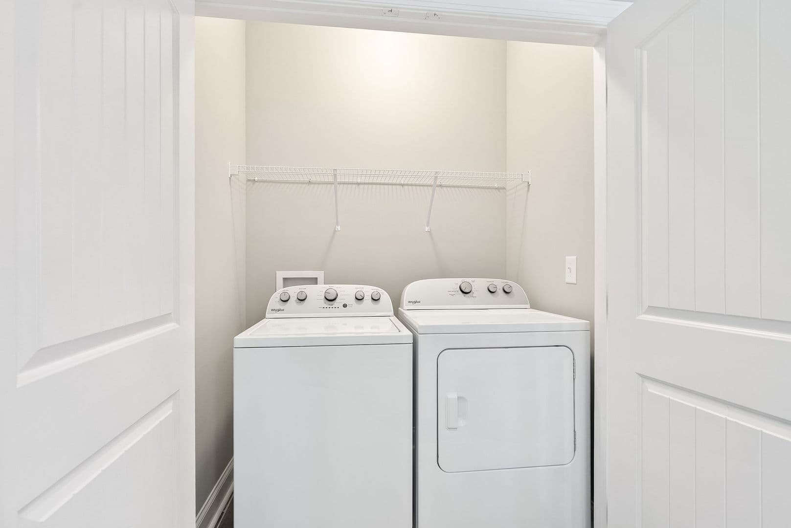Auburn Apartment: Downs Way