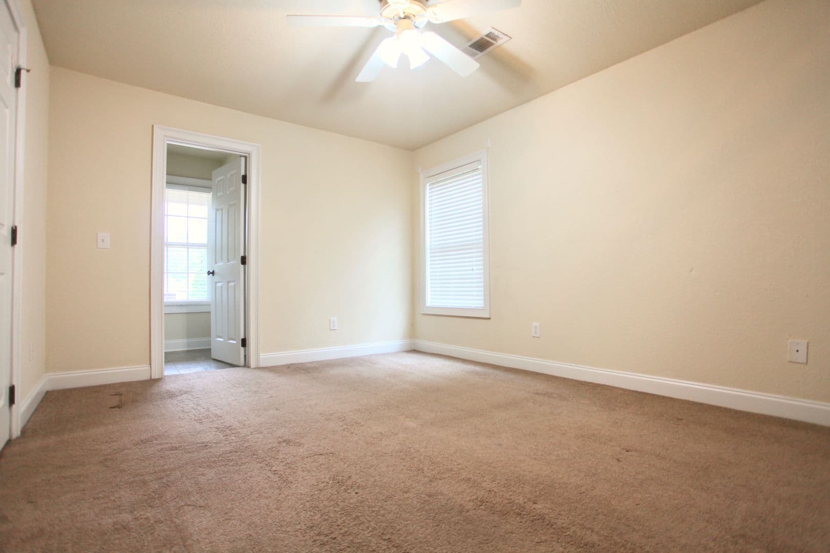 Auburn Apartment: Eagles Landing