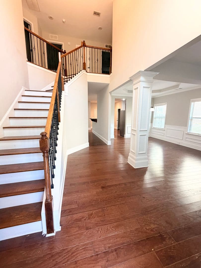 Auburn House: 1173 Weatherford St
