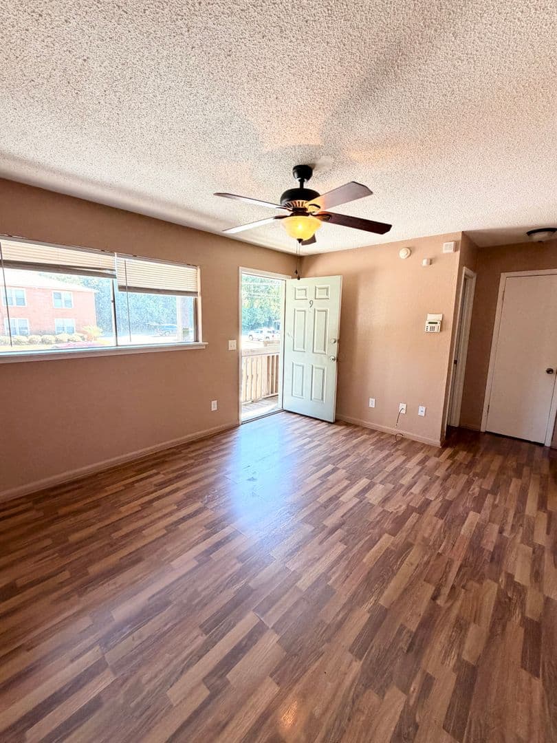 Auburn Apartment: 449 N Ross St