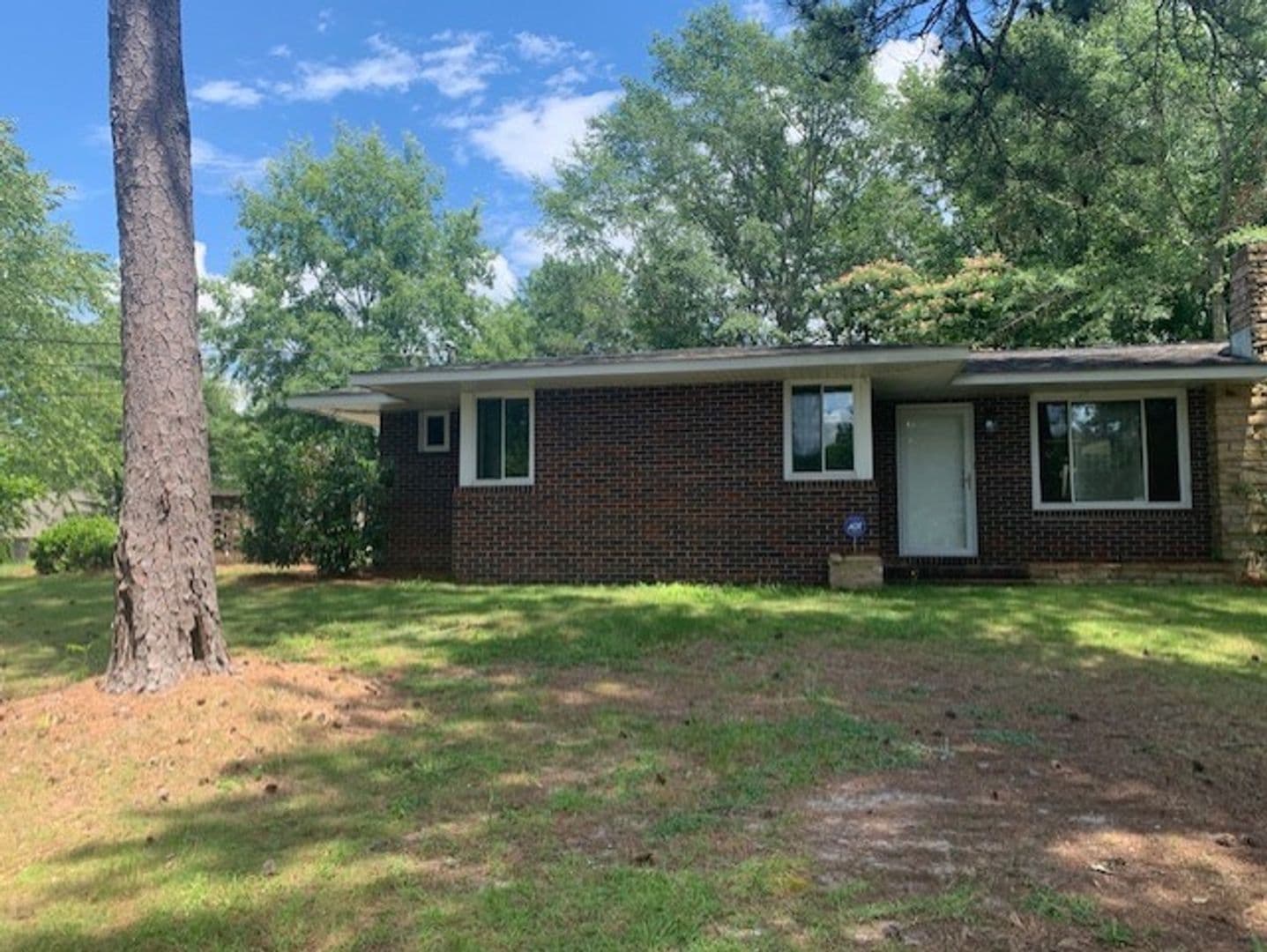 Auburn House: 1209 Loftin Dr