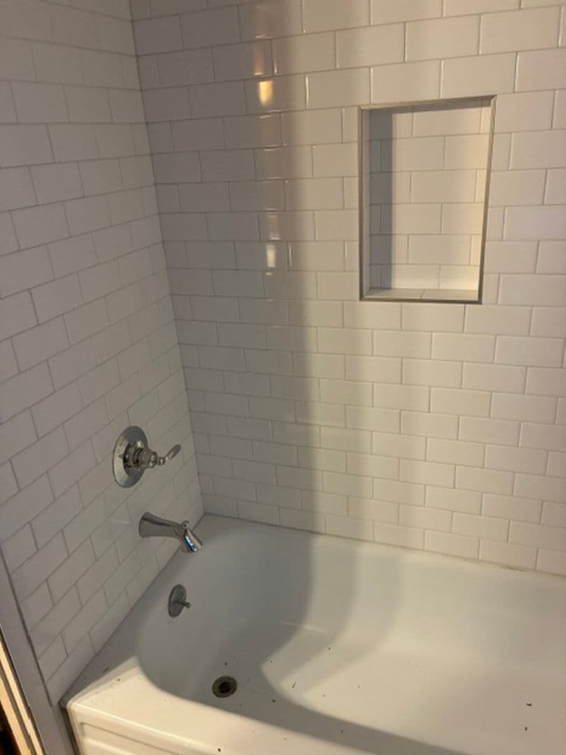 Auburn House: 826 Gentry Dr