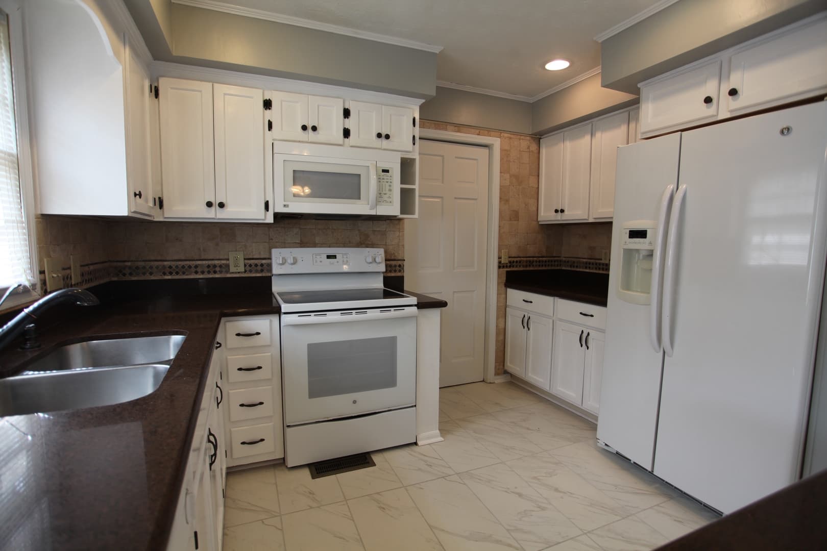 Auburn House: 1001 S Dean Road
