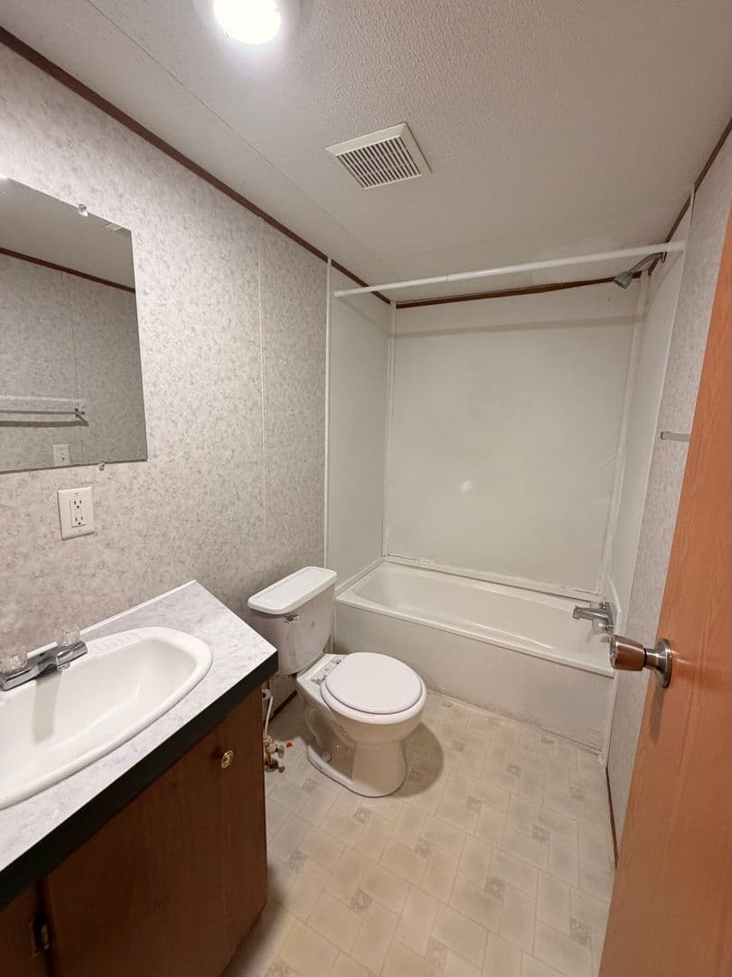 Auburn House: 1100 Stonegate Dr Lot 227
