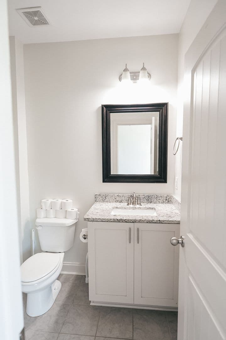Opelika House: 3855 Academy Dr Unit 104
