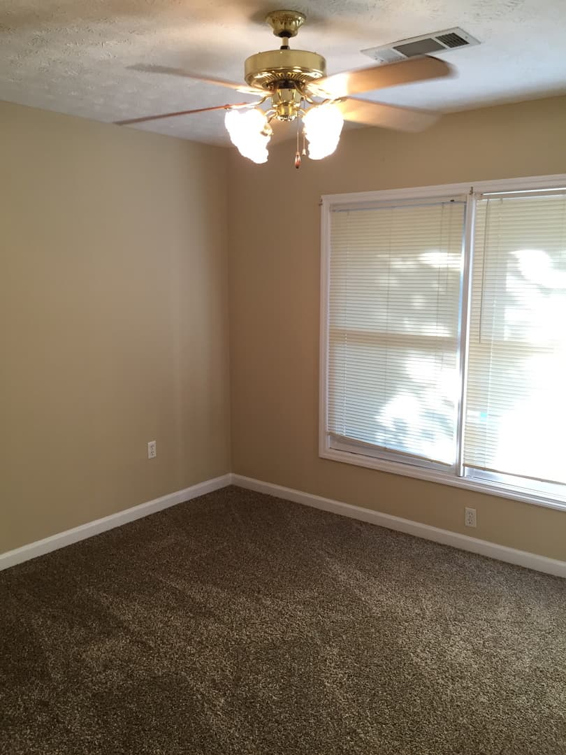 Auburn House: 738 Tanglewood Ave