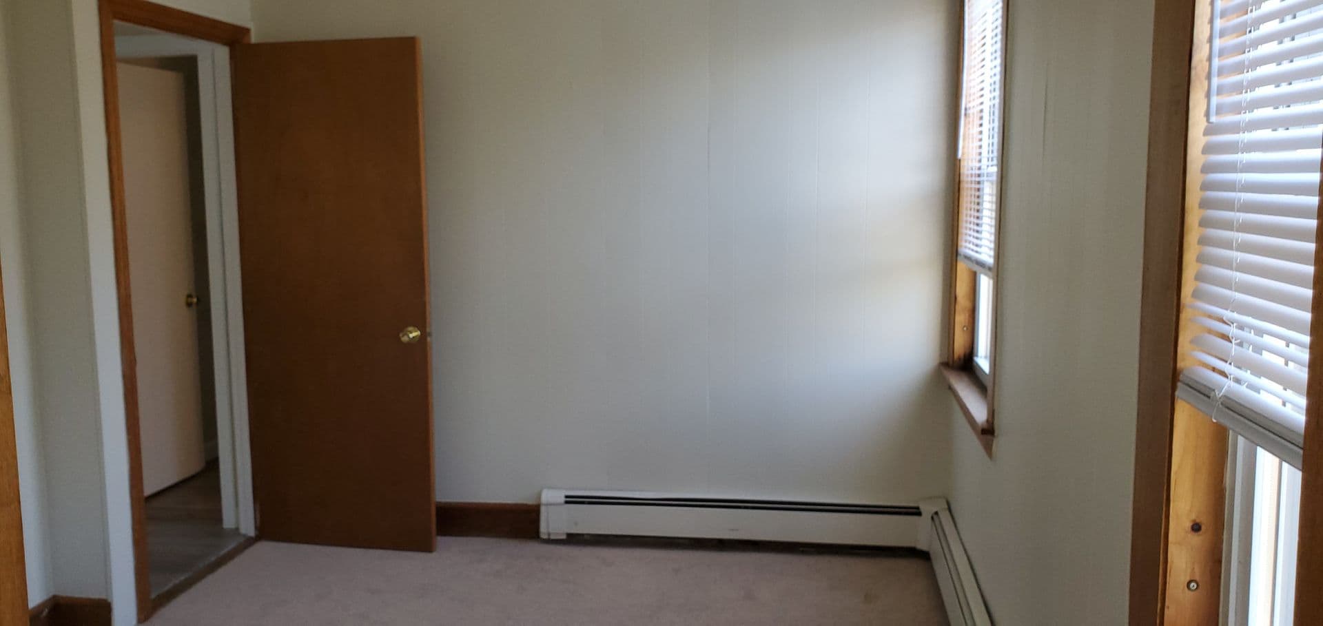 Uxbridge Apartment: 12 Cross St.