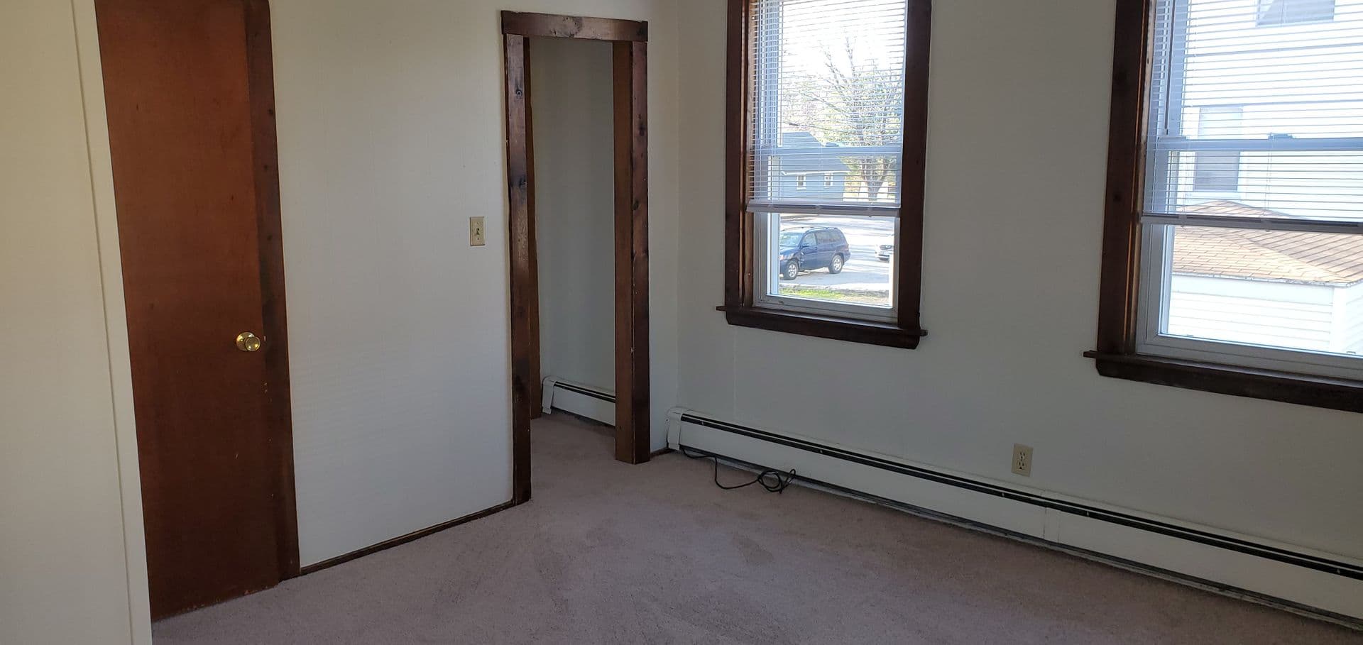 Uxbridge Apartment: 12 Cross St.
