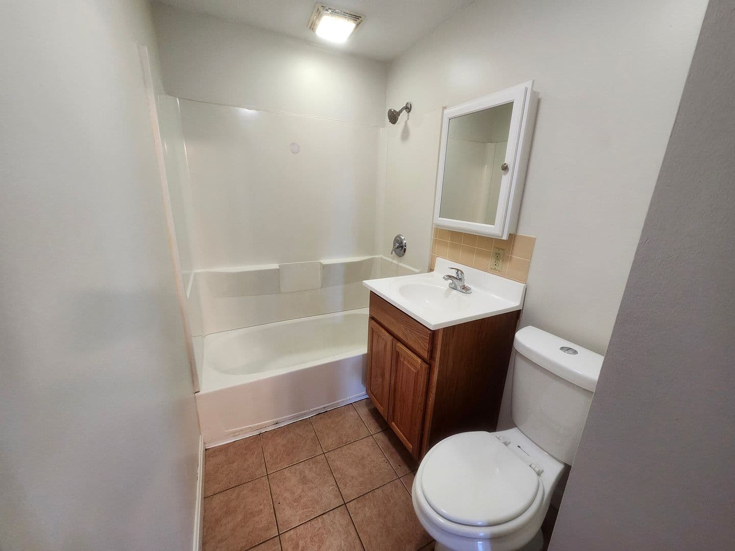 Worcester Apartment: 48 Everard St