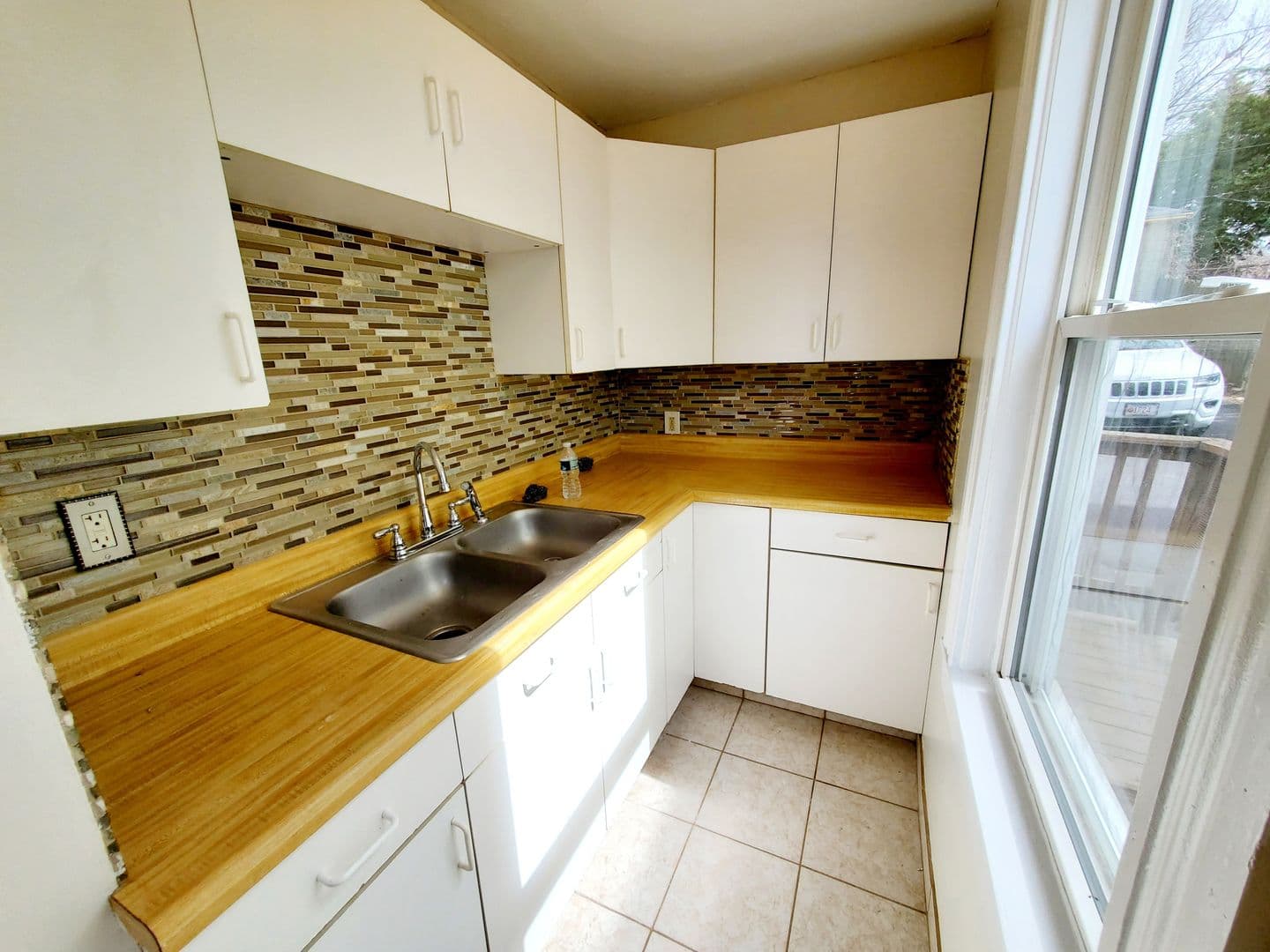 Worcester Apartment: 48 Everard St