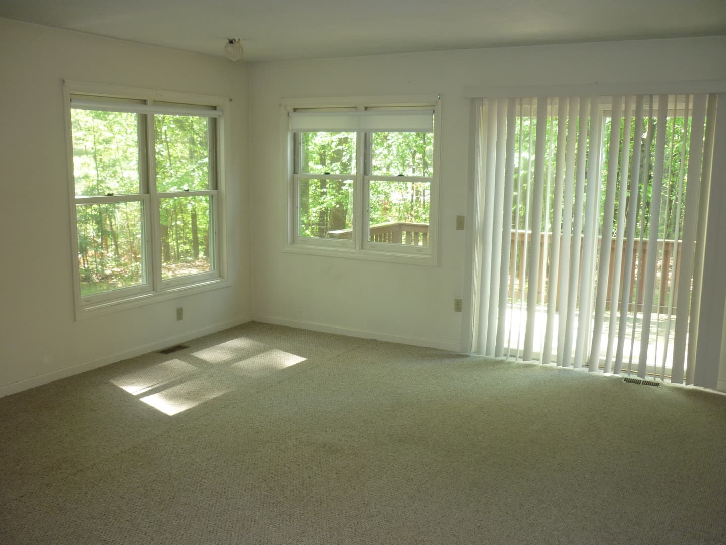 Whitinsville House: 36 Heritage Drive