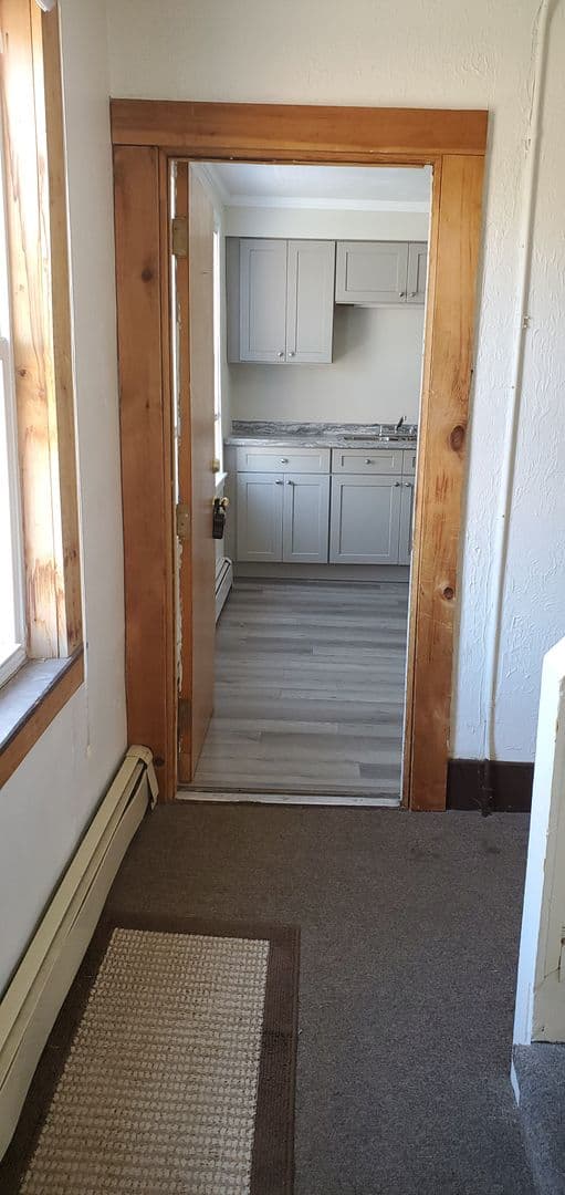 Uxbridge Apartment: 12 Cross St.