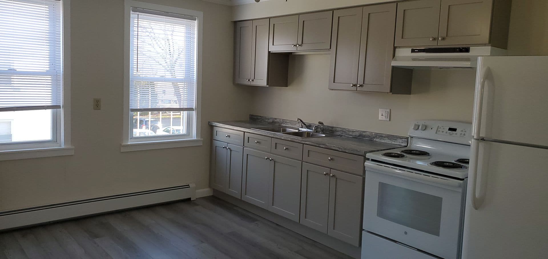 Uxbridge Apartment: 12 Cross St.
