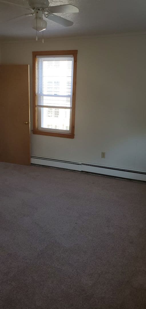 Uxbridge Apartment: 12 Cross St.