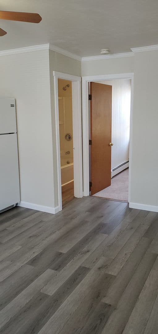 Uxbridge Apartment: 12 Cross St.