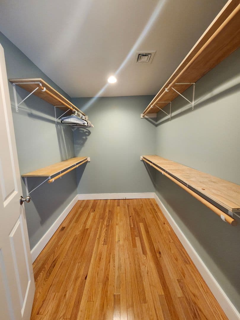 Douglas Apartment: 86 Gilboa Street