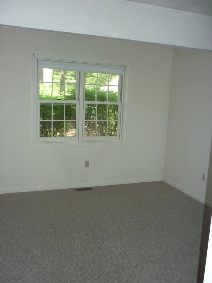 Whitinsville House: 36 Heritage Drive