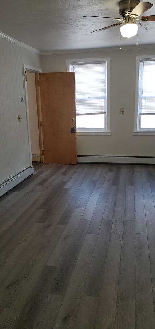 Uxbridge Apartment: 12 Cross St.