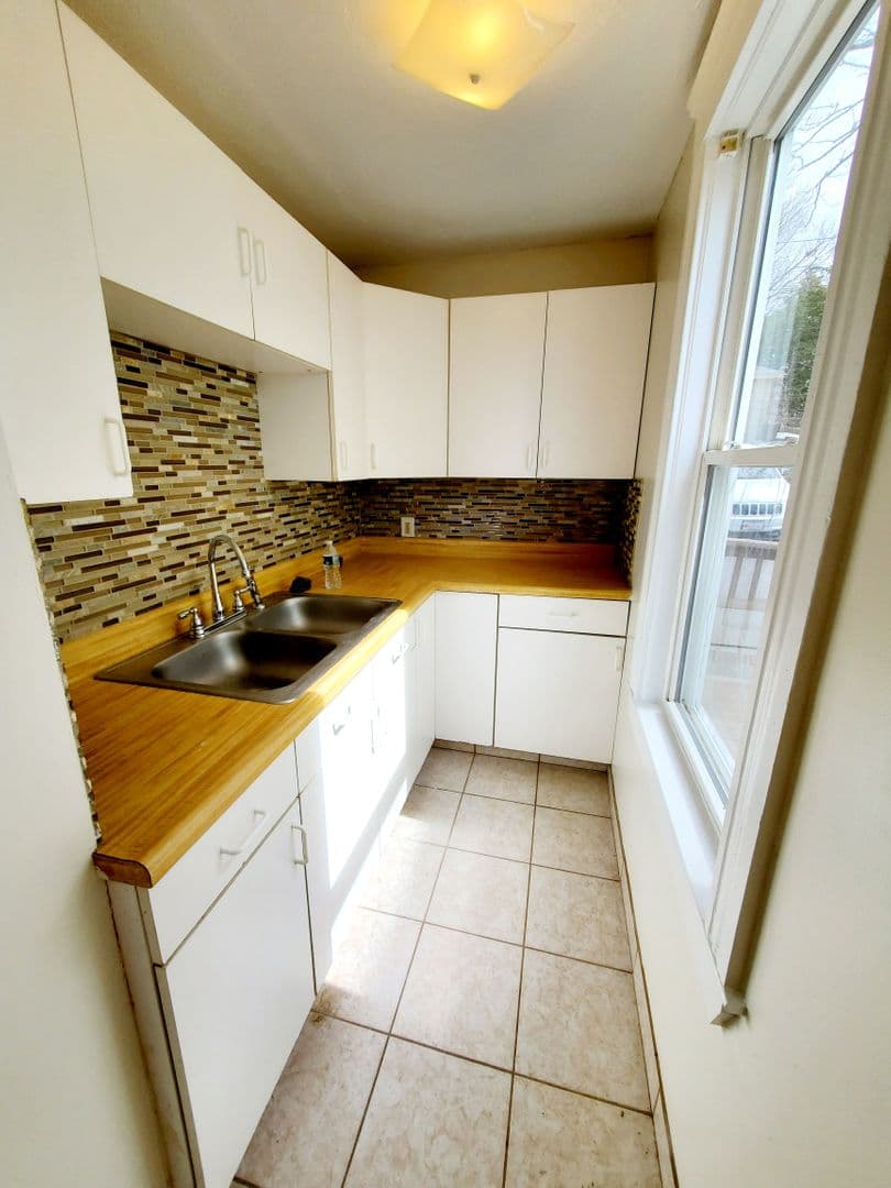Worcester Apartment: 48 Everard St