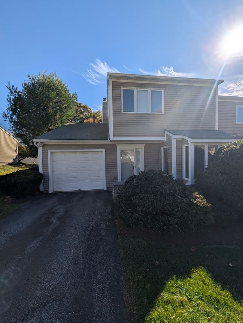 Worcester House: 12 Oakwood Lane
