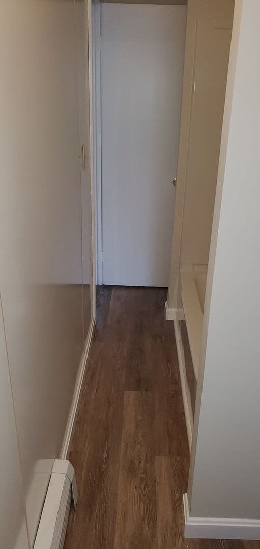Uxbridge Apartment: 12 Cross St.