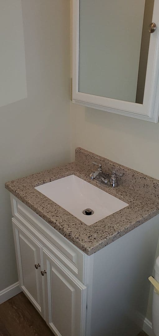 Uxbridge Apartment: 12 Cross St.