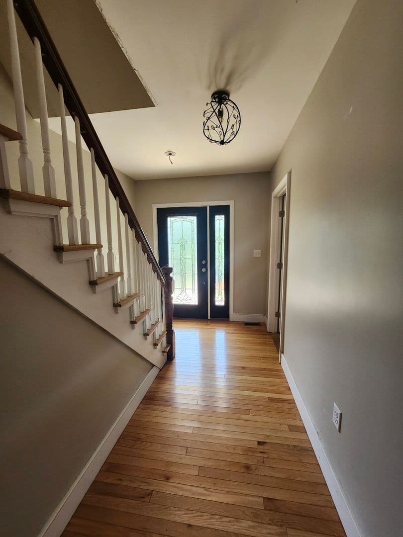 Douglas Apartment: 86 Gilboa Street