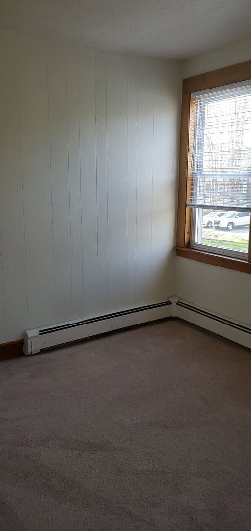 Uxbridge Apartment: 12 Cross St.