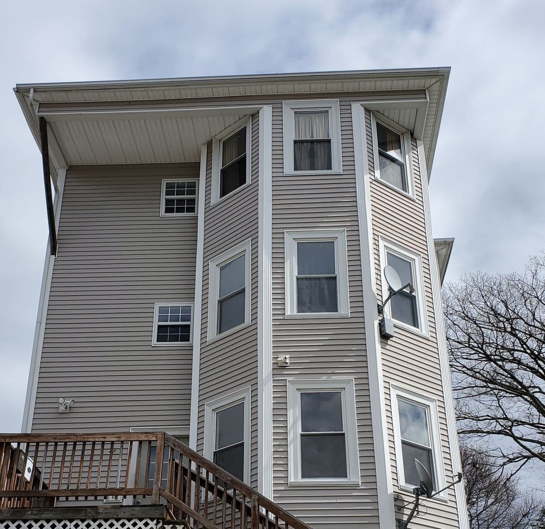 Worcester Apartment: 48 Everard St
