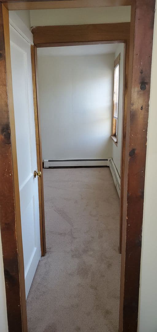 Uxbridge Apartment: 12 Cross St.