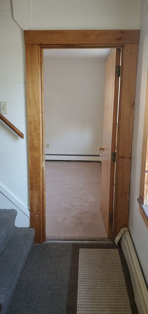 Uxbridge Apartment: 12 Cross St.