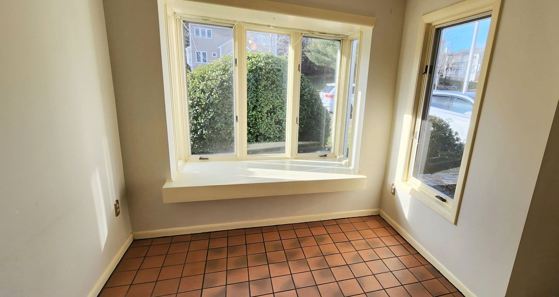 Worcester House: 12 Oakwood Lane