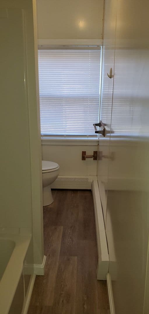 Uxbridge Apartment: 12 Cross St.
