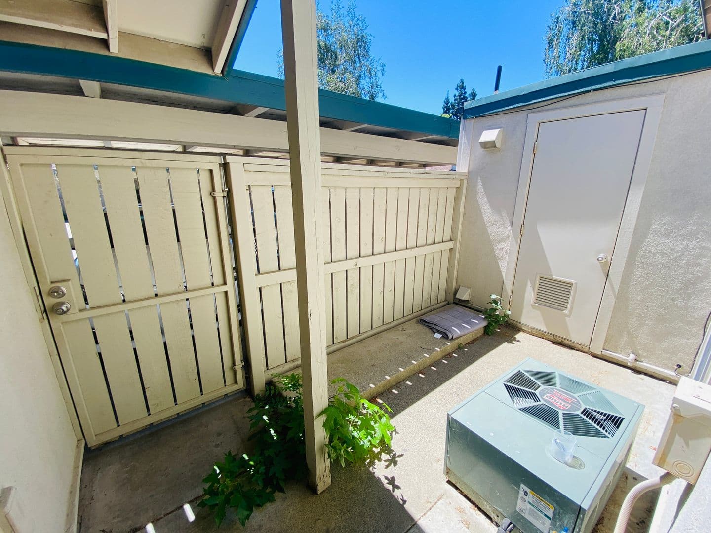 Sacramento Condo: 1104 Roundtree Ct
