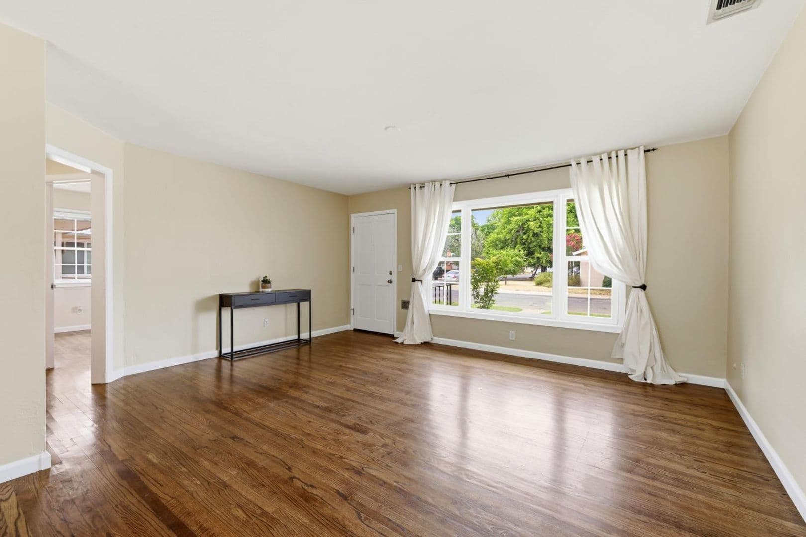 Elk Grove House: 8954 Truman St
