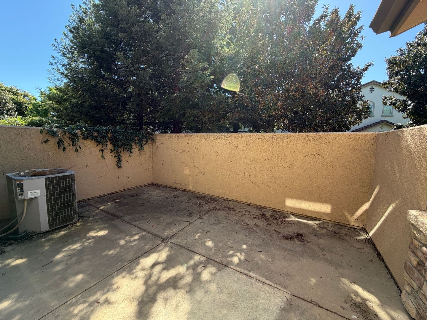Sacramento House: 3301 N Park Dr