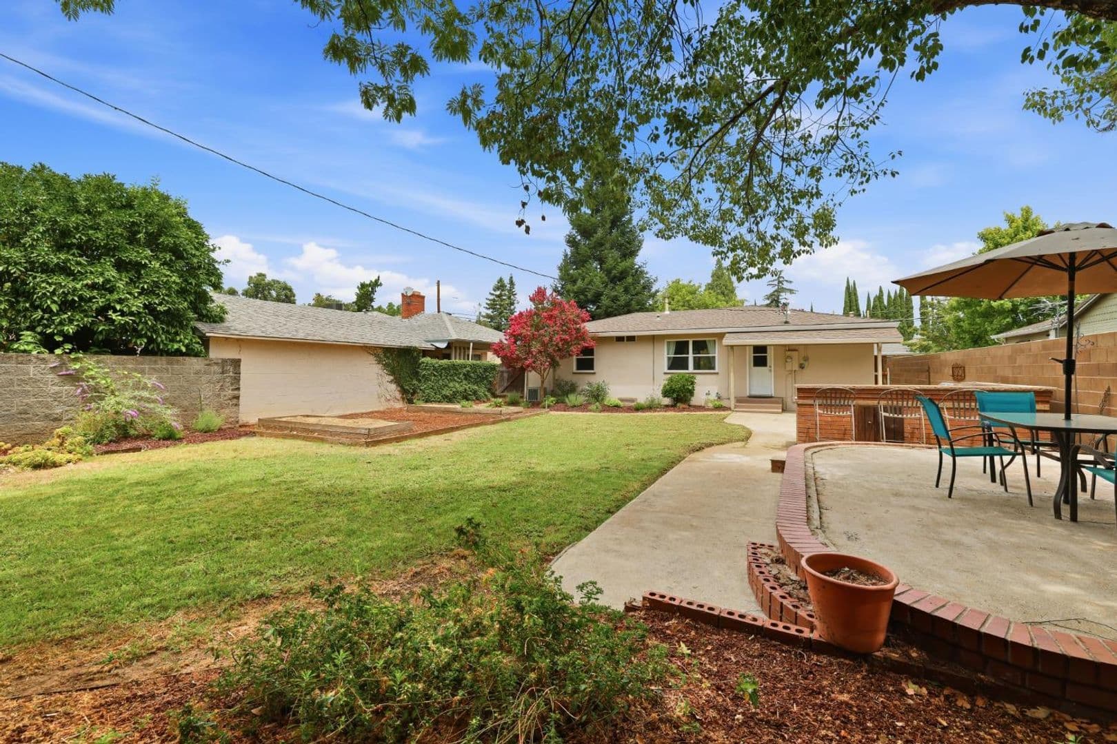 Elk Grove House: 8954 Truman St
