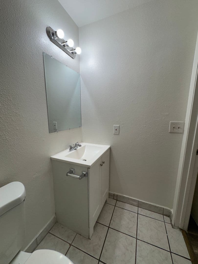 Stockton Multiplex: 9020 & 9022 Stacey Ct