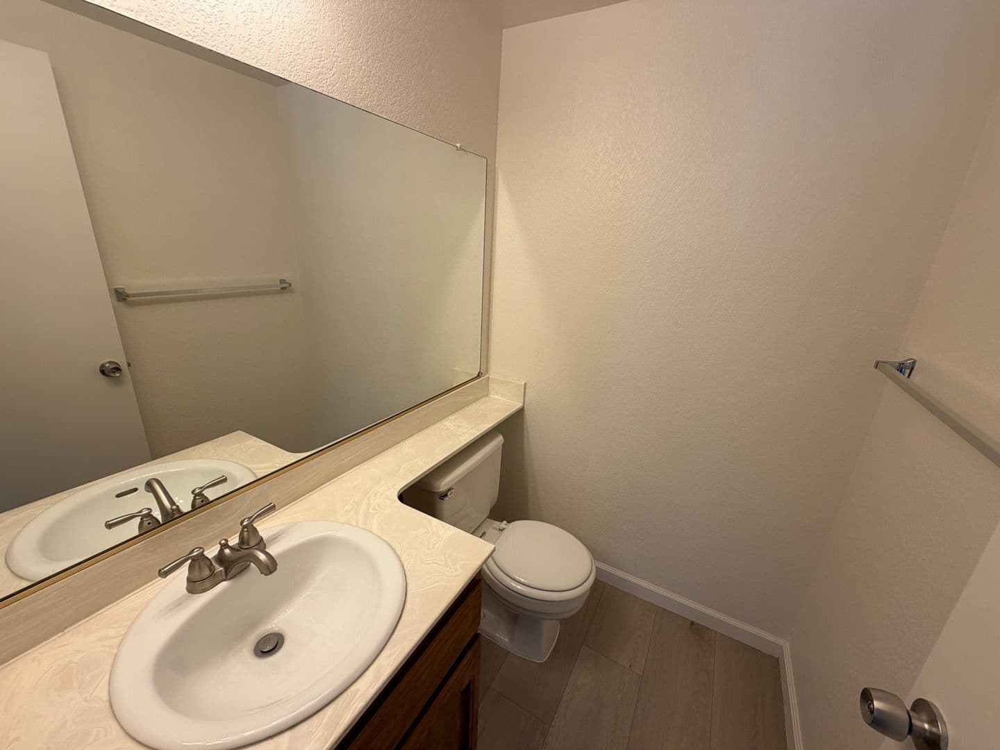 Sacramento House: 872 Shellwood Way