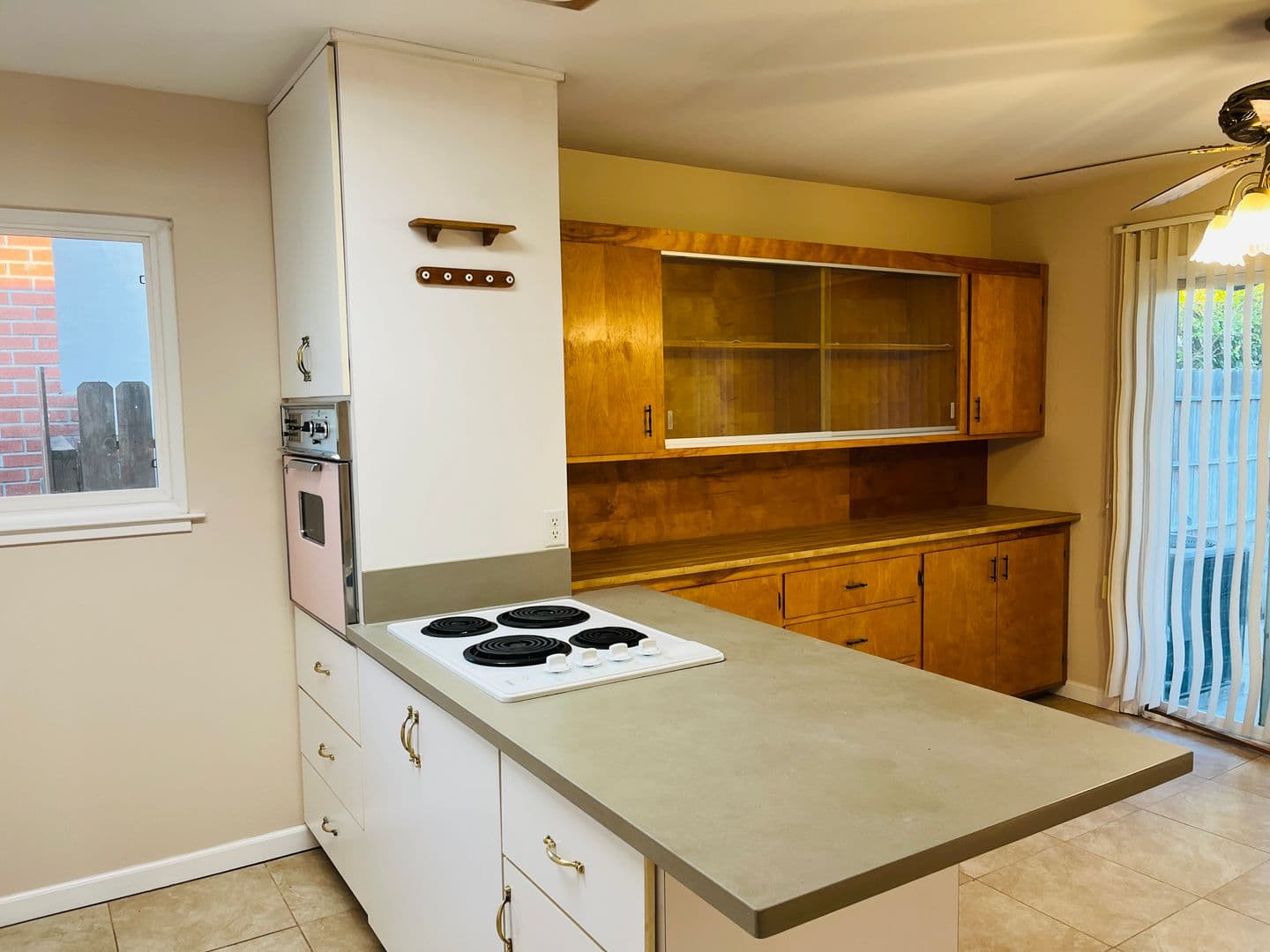 Elk Grove House: 9345 Emily St