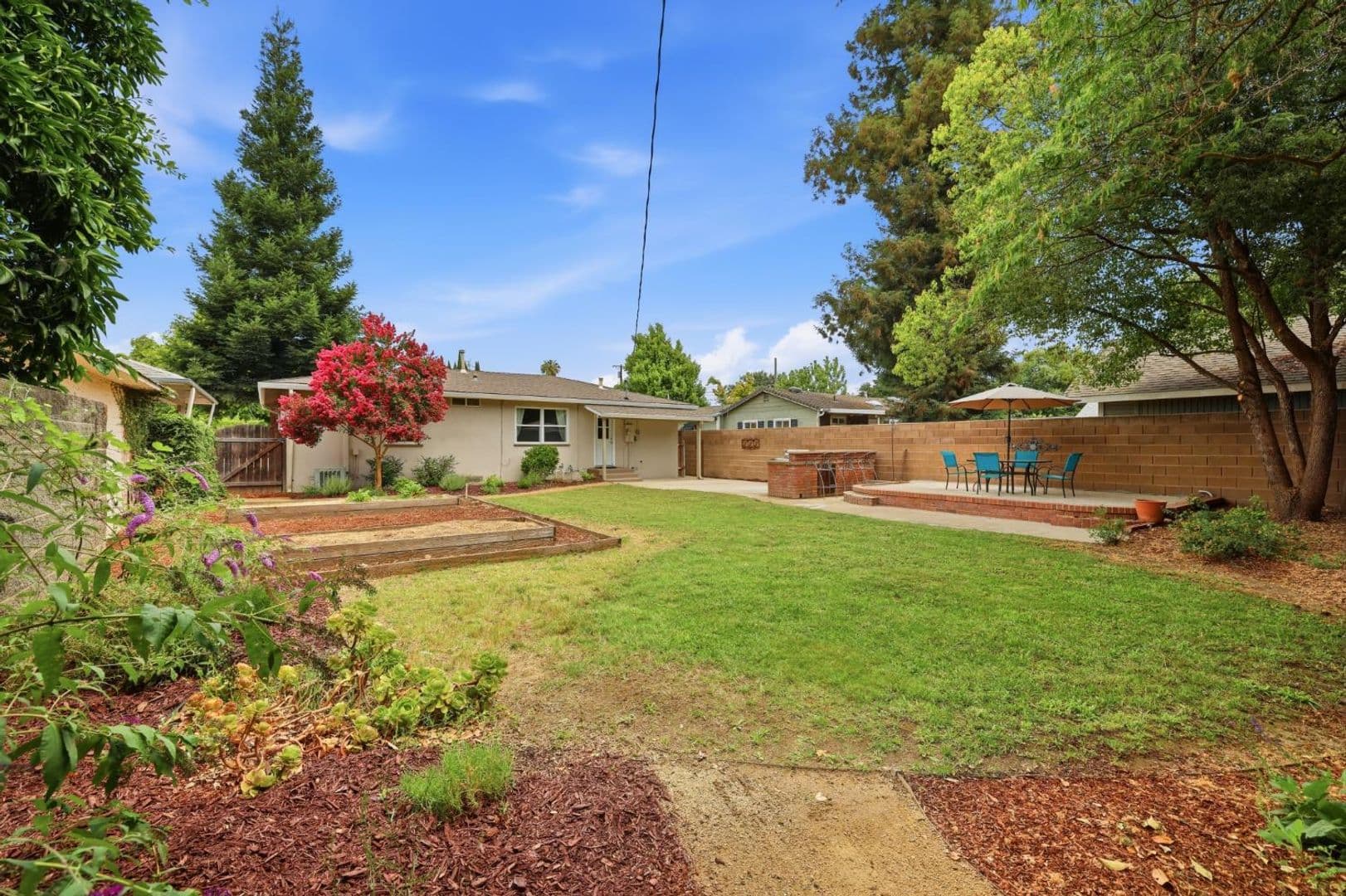 Elk Grove House: 8954 Truman St