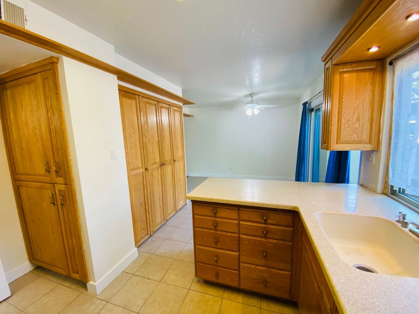 Sacramento Townhome: 8868 La Riviera Dr