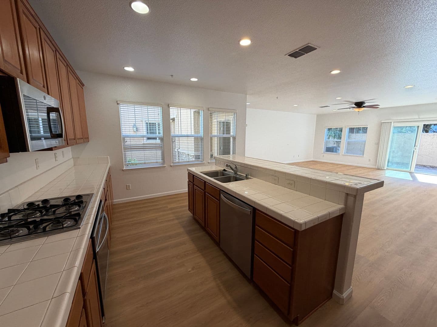 Sacramento House: 3301 N Park Dr