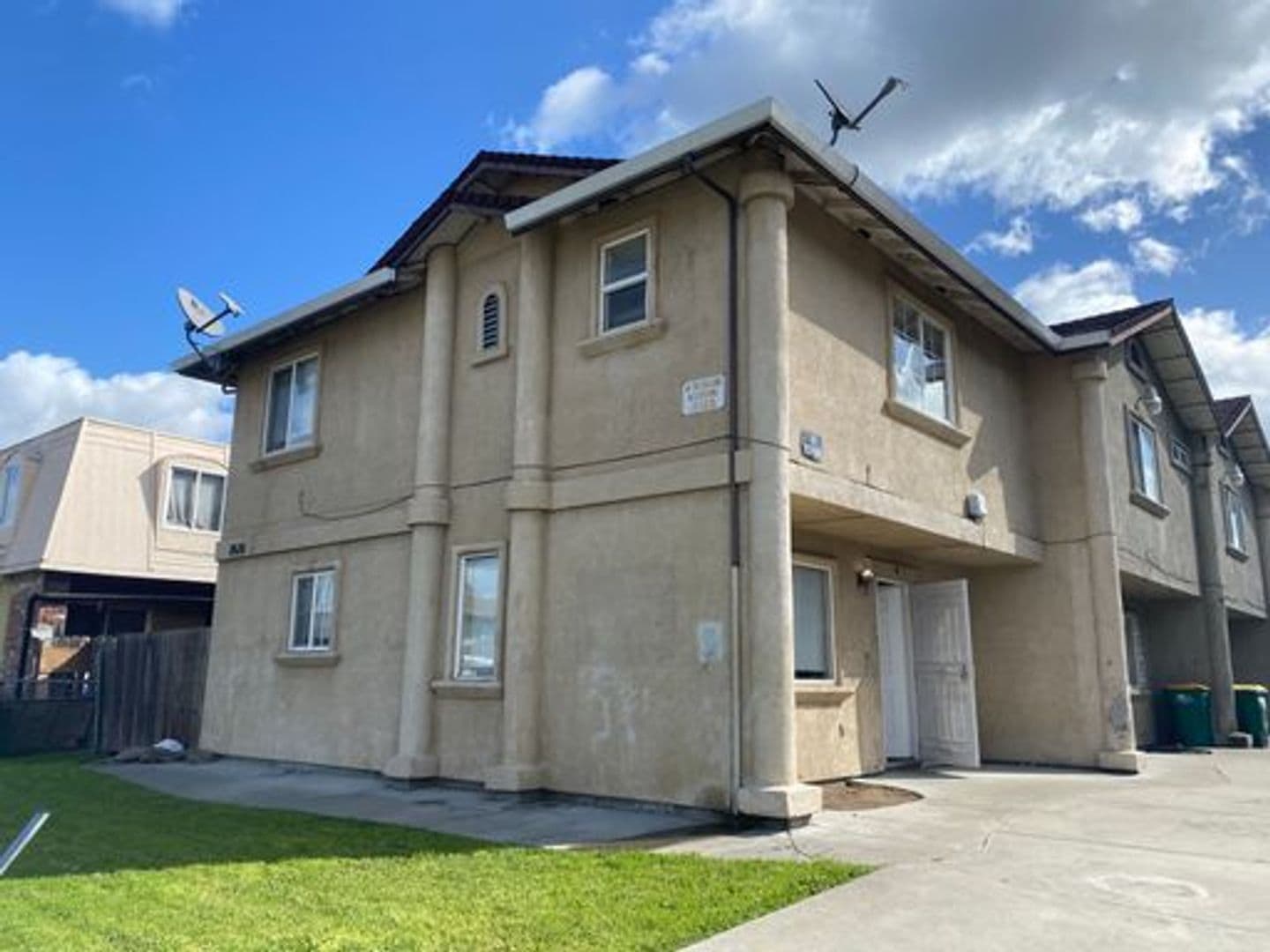 Stockton Apartment: 8626 Acapulco Way
