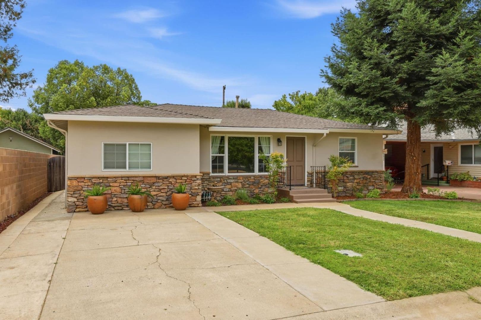 Elk Grove House: 8954 Truman St