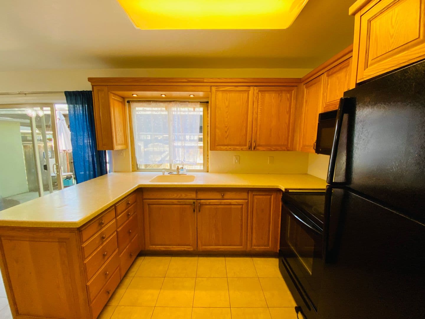 Sacramento Townhome: 8868 La Riviera Dr