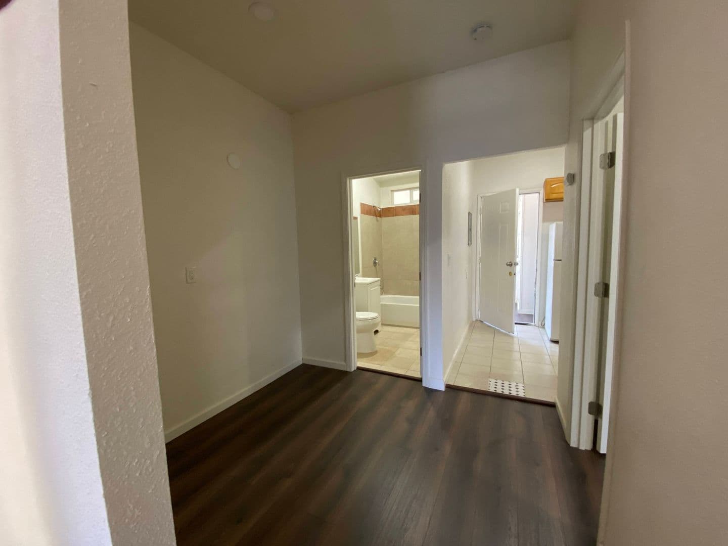 Stockton Apartment: 729, 731, 733 & 735 N Sutter St
