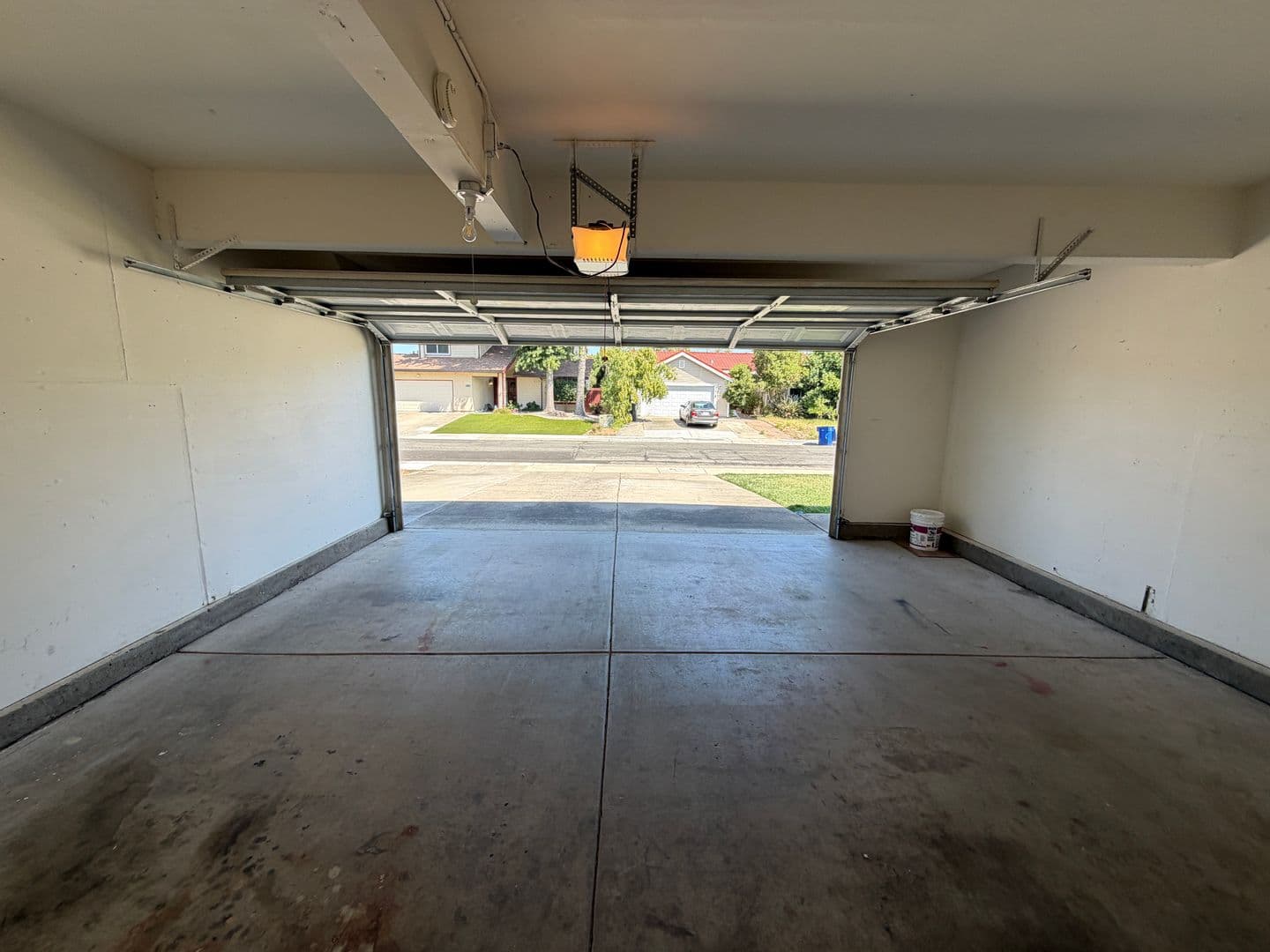 Sacramento House: 872 Shellwood Way