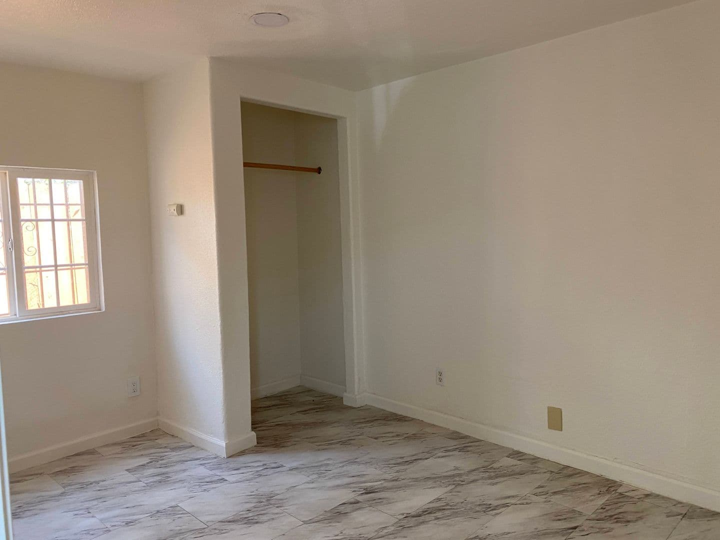 Stockton Apartment: 462 Delhi Ave